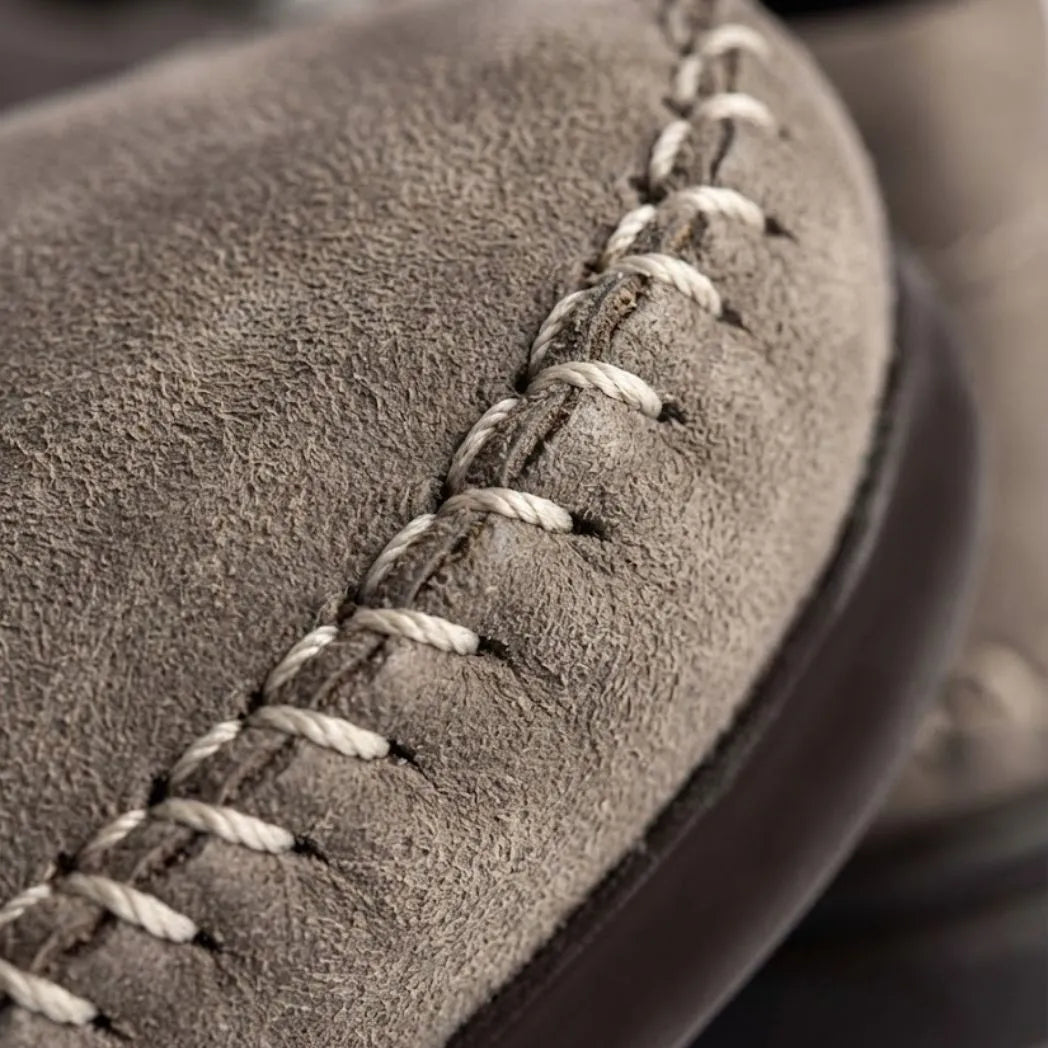 Mocassim Cognac de Couro Cinza