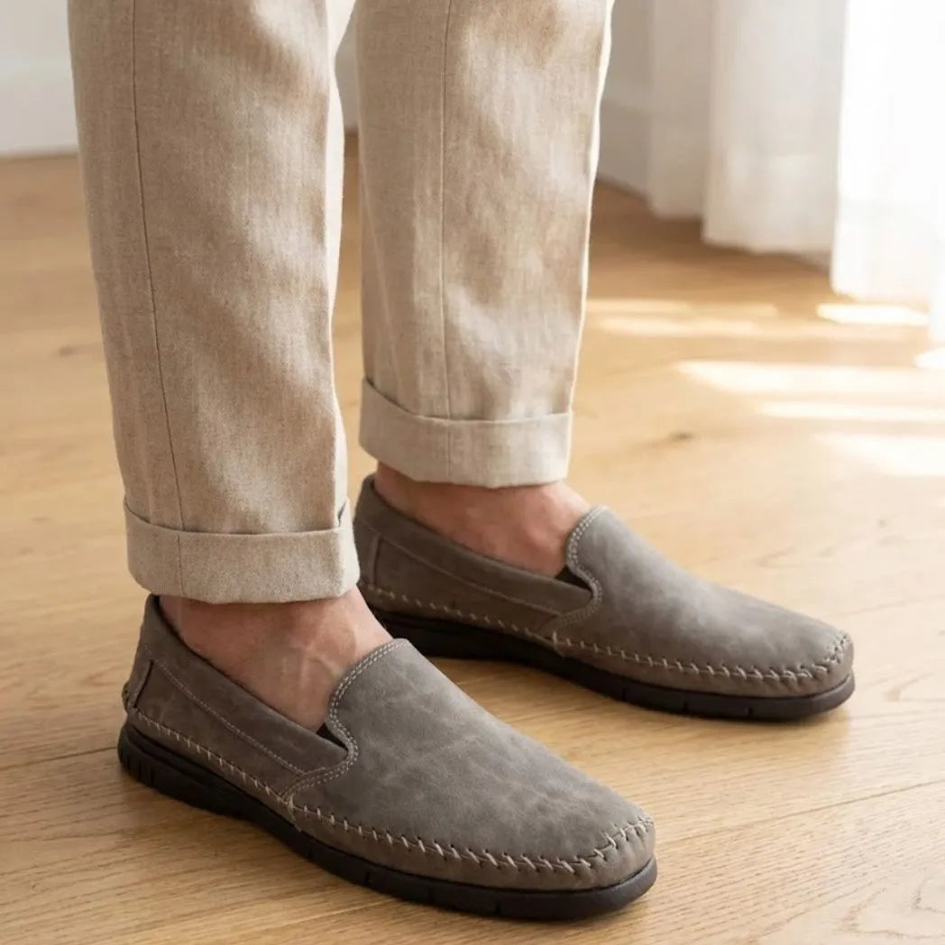 Mocassim Cognac de Couro Cinza