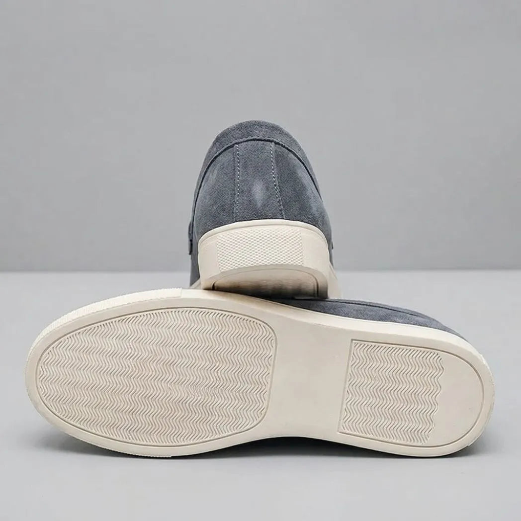 Mocassim Derby de Camurça com Guizos Cinza