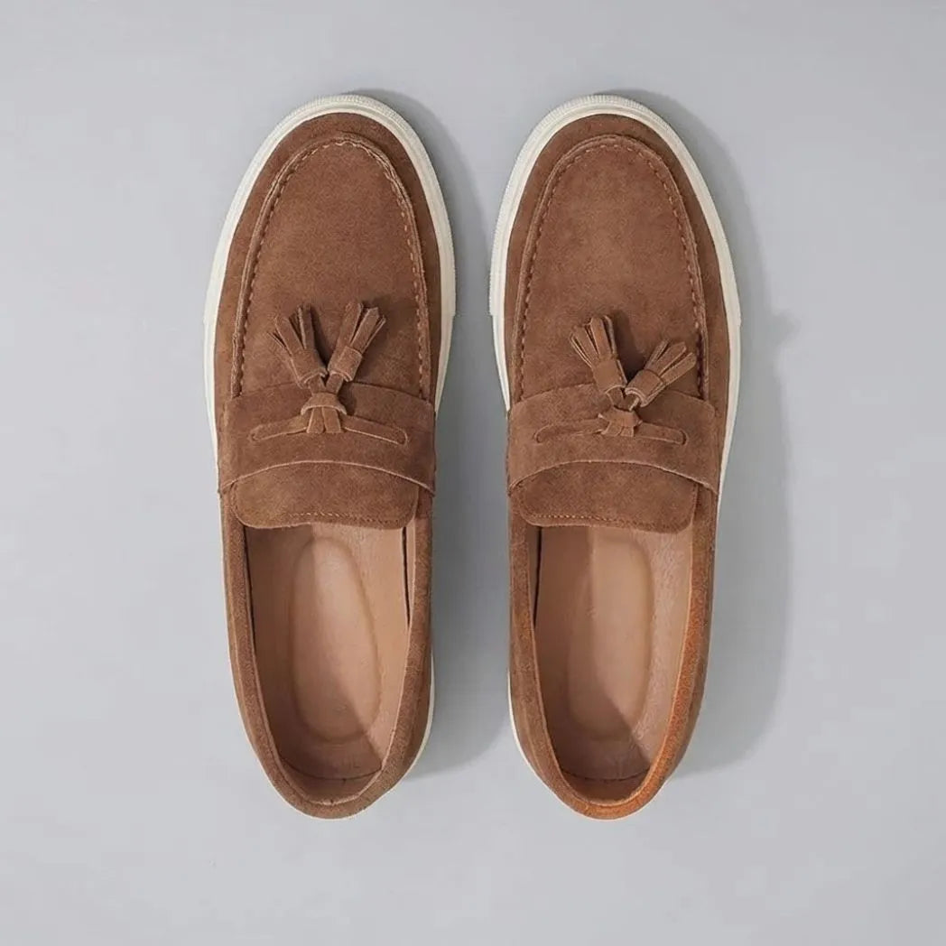 Mocassim Derby de Camurça com Guizos Marrom