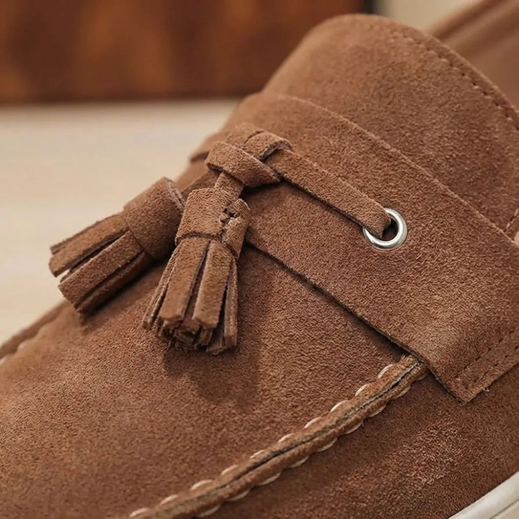 Mocassim Derby de Camurça com Guizos Marrom