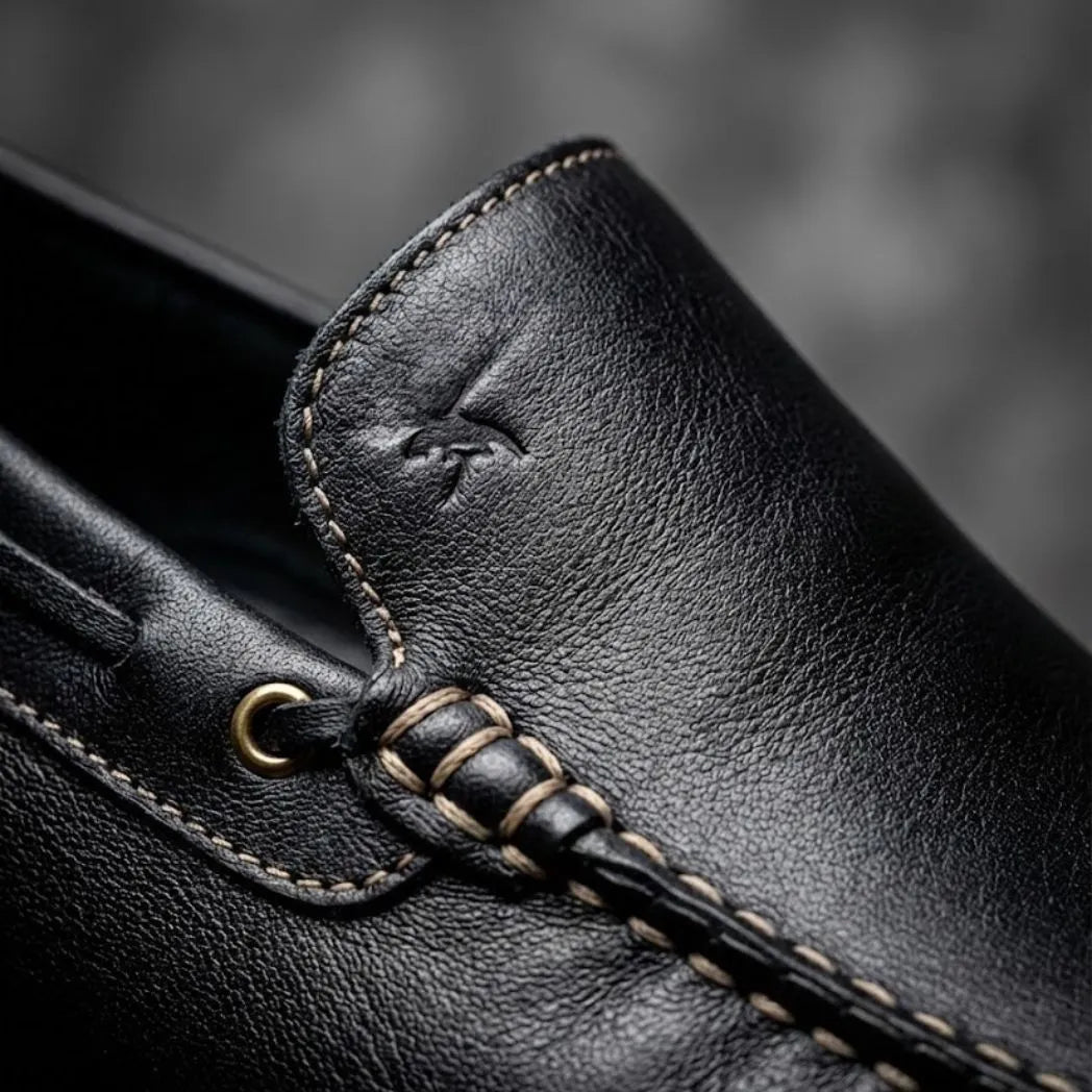 Mocassim Driver Vancouver de Couro Preto