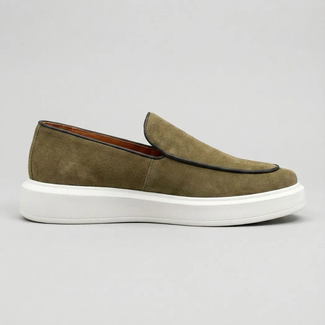 Mocassim Loafer de Camurça Vanguard Bege