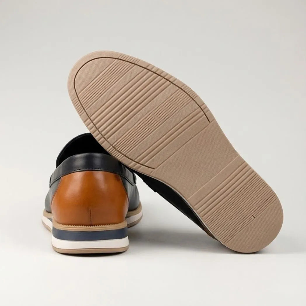 Mocassim Loafer de Couro Contrast Preto