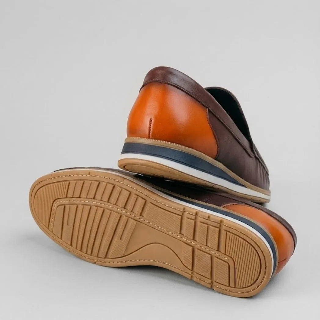 Mocassim Loafer de Couro Contrast Marrom