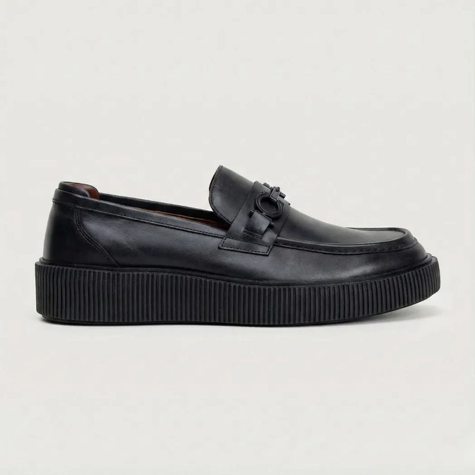 Mocassim Plataform Preto com Fivela