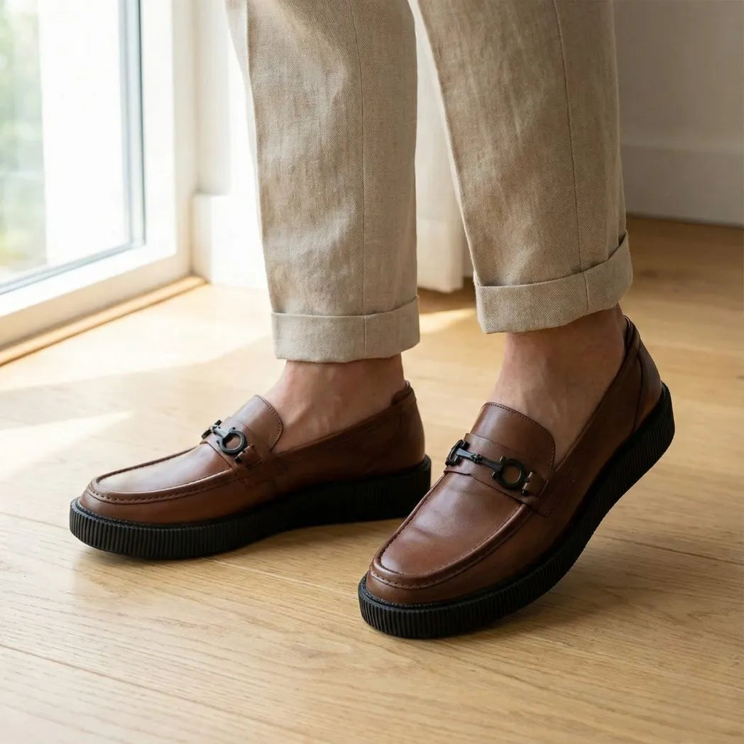 Mocassim Plataform Marrom com Fivela