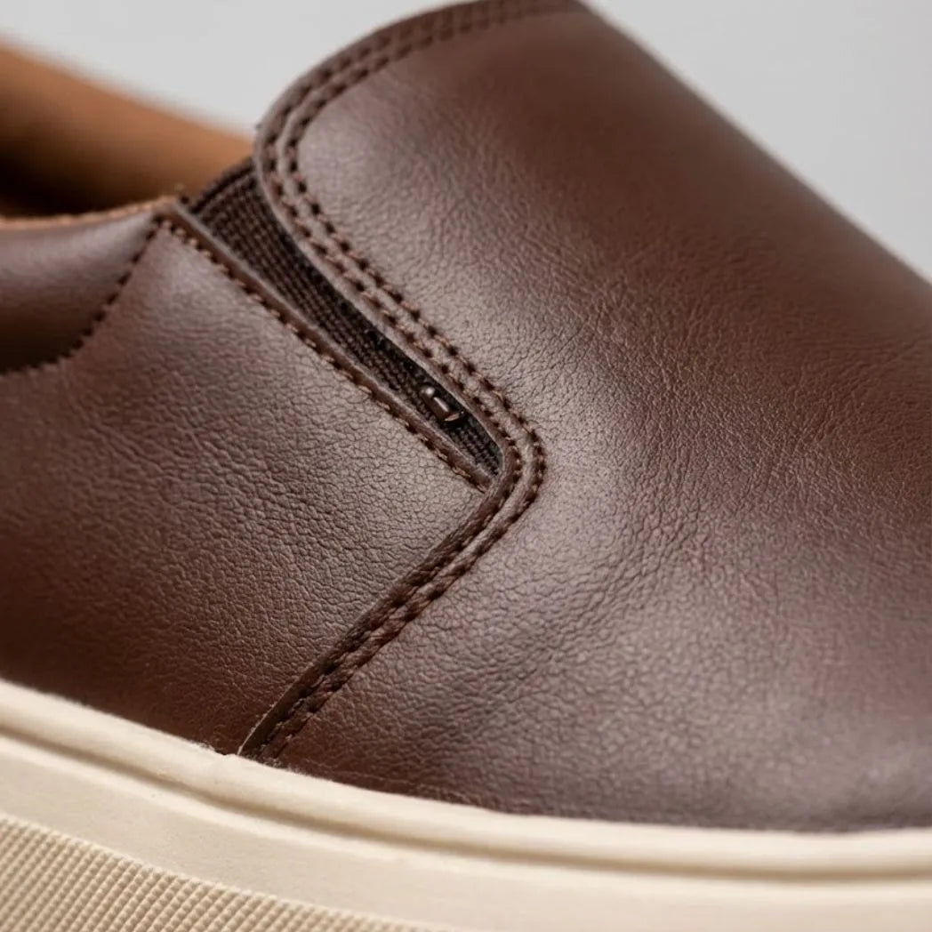 Mocassim Slip On Casual de Couro Marrom
