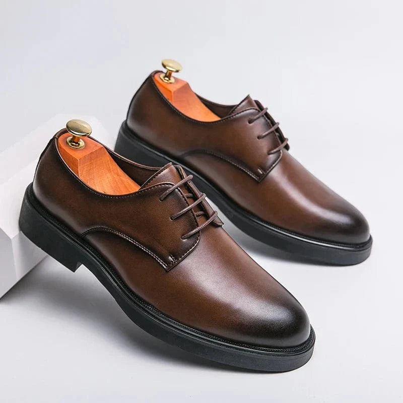 Sapatos Masculinos Sofistic de Couro Premium para Ocasiões Elegantes