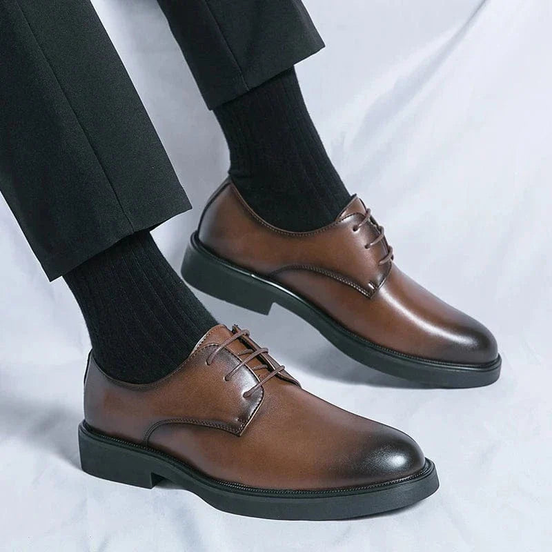 Sapatos Masculinos Sofistic de Couro Premium para Ocasiões Elegantes