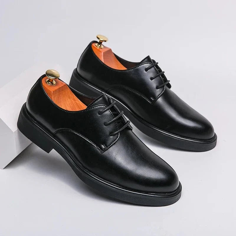 Sapatos Masculinos Sofistic de Couro Premium para Ocasiões Elegantes