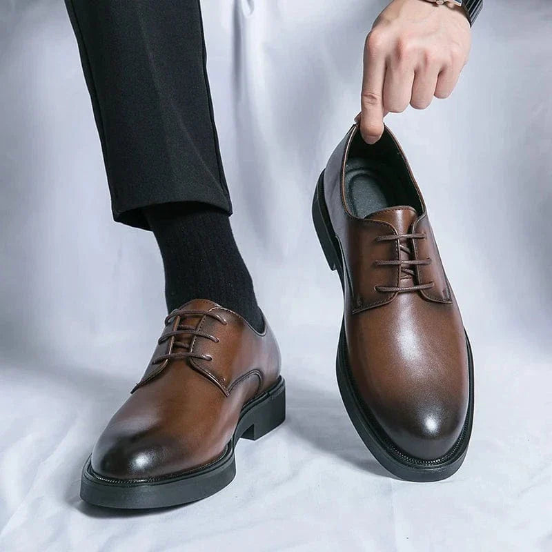 Sapatos Masculinos Sofistic de Couro Premium para Ocasiões Elegantes